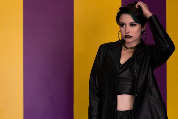 What are the best ways to cook seasonal vegetables in British cuisine?